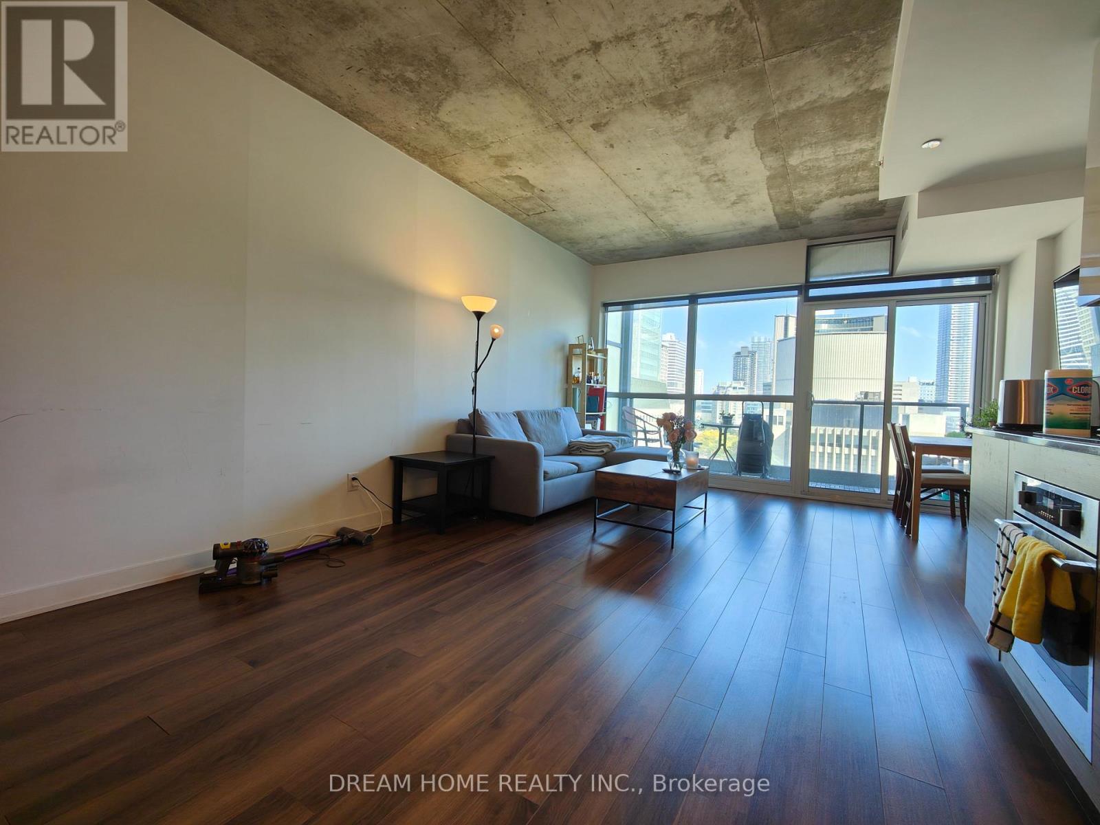 1109 - 210 Simcoe Street, Toronto, Ontario  M5T 0A9 - Photo 2 - C13734836