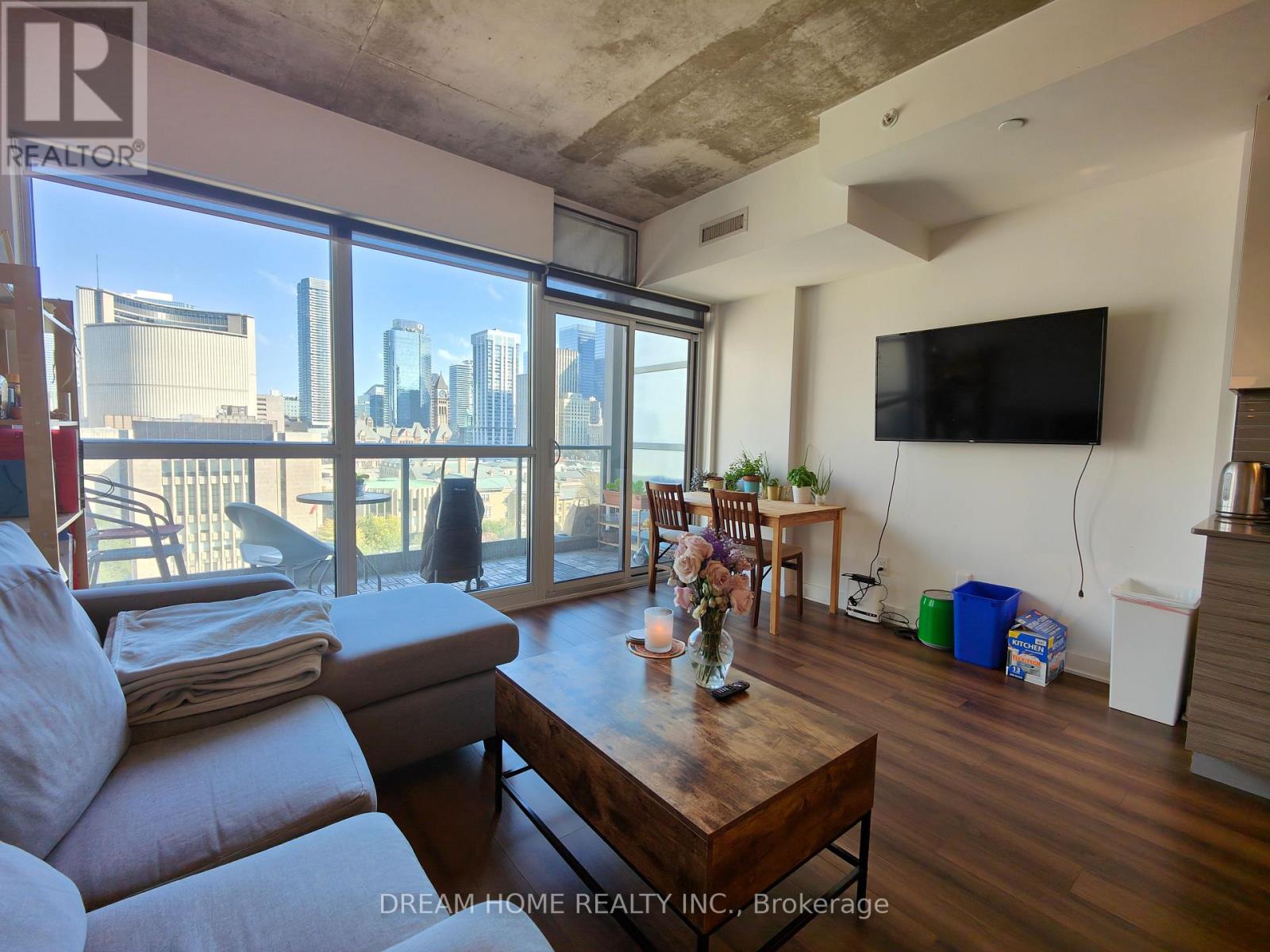 1109 - 210 Simcoe Street, Toronto, Ontario  M5T 0A9 - Photo 3 - C13734836