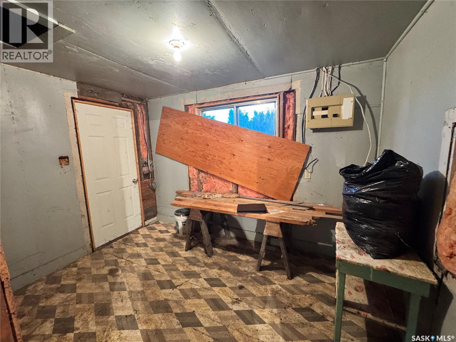 322 2nd Avenue W, Biggar, Saskatchewan  S0K 0M0 - Photo 9 - SK047232