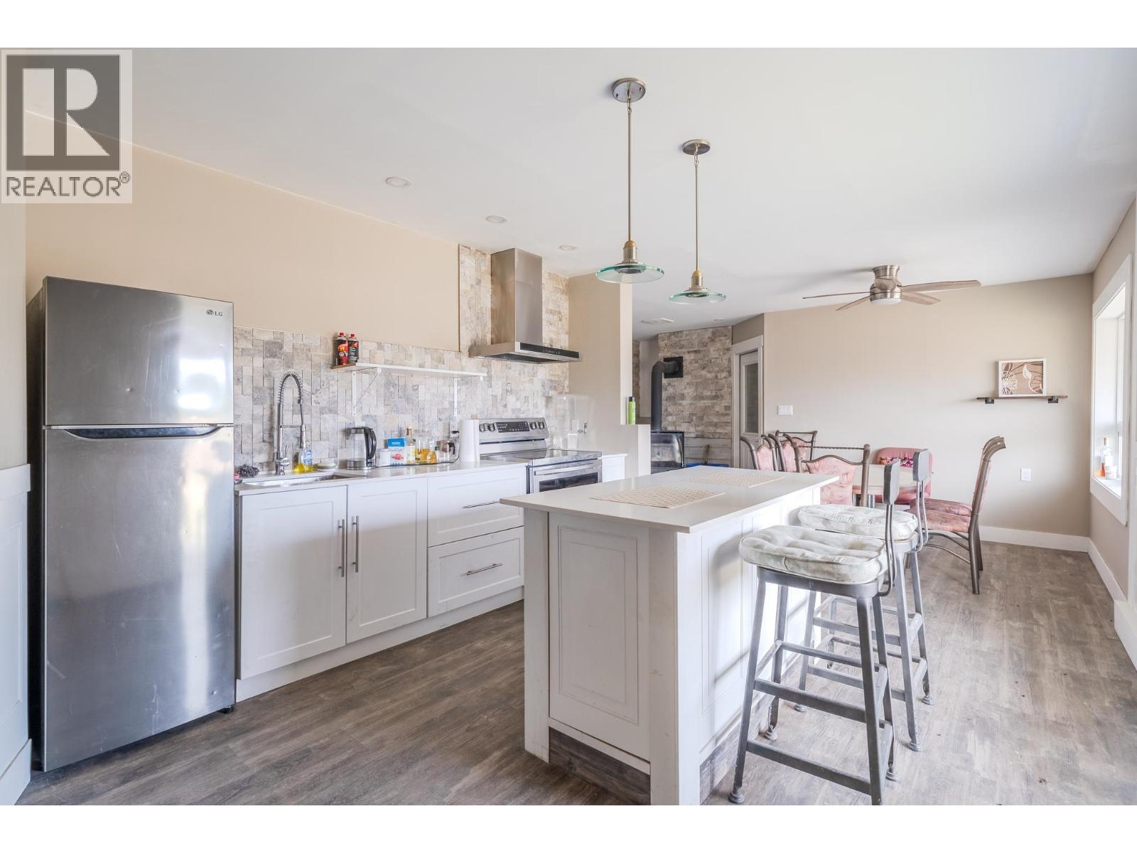 7435 Little Fort 24 Highway, 100 Mile House, British Columbia  V0K 1X1 - Photo 4 - R3137100