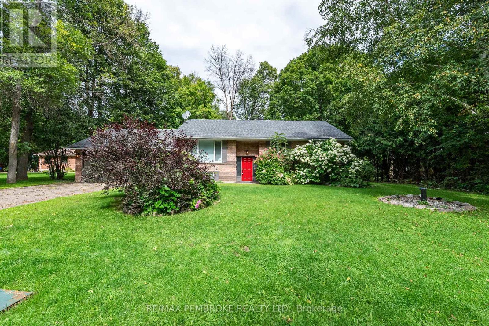1486 WILSON ROAD, Laurentian Valley, Ontario