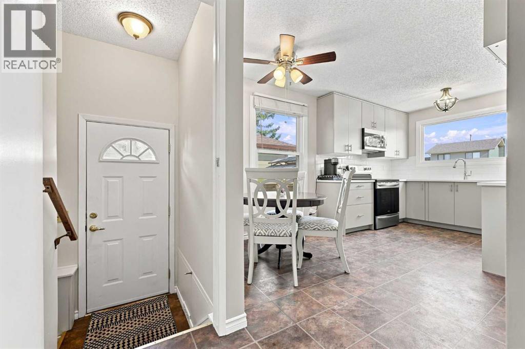 167 Bernard Way NW, Calgary, Alberta  T3K 2E8 - Photo 23 - A2339848