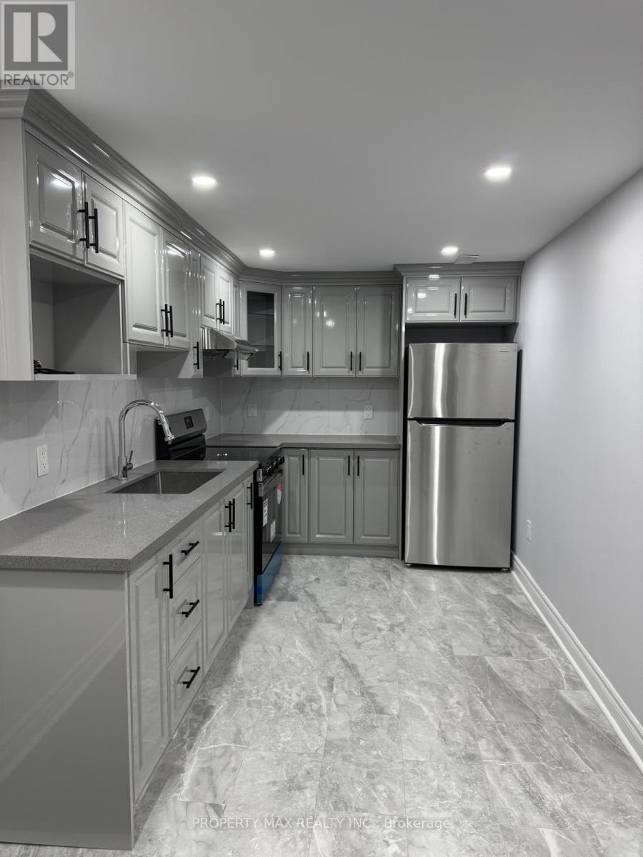 Basement Sep Ent - 41 Trudelle Crescent, Brampton, Ontario  L7A 2Z2 - Photo 8 - W13734860