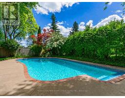 8 BOLDMERE CRESCENT, Toronto, Ontario