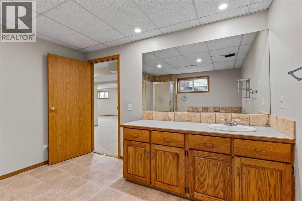 17 Sheep River Crescent, Okotoks, Alberta  T1S 1N6 - Photo 36 - A2341388