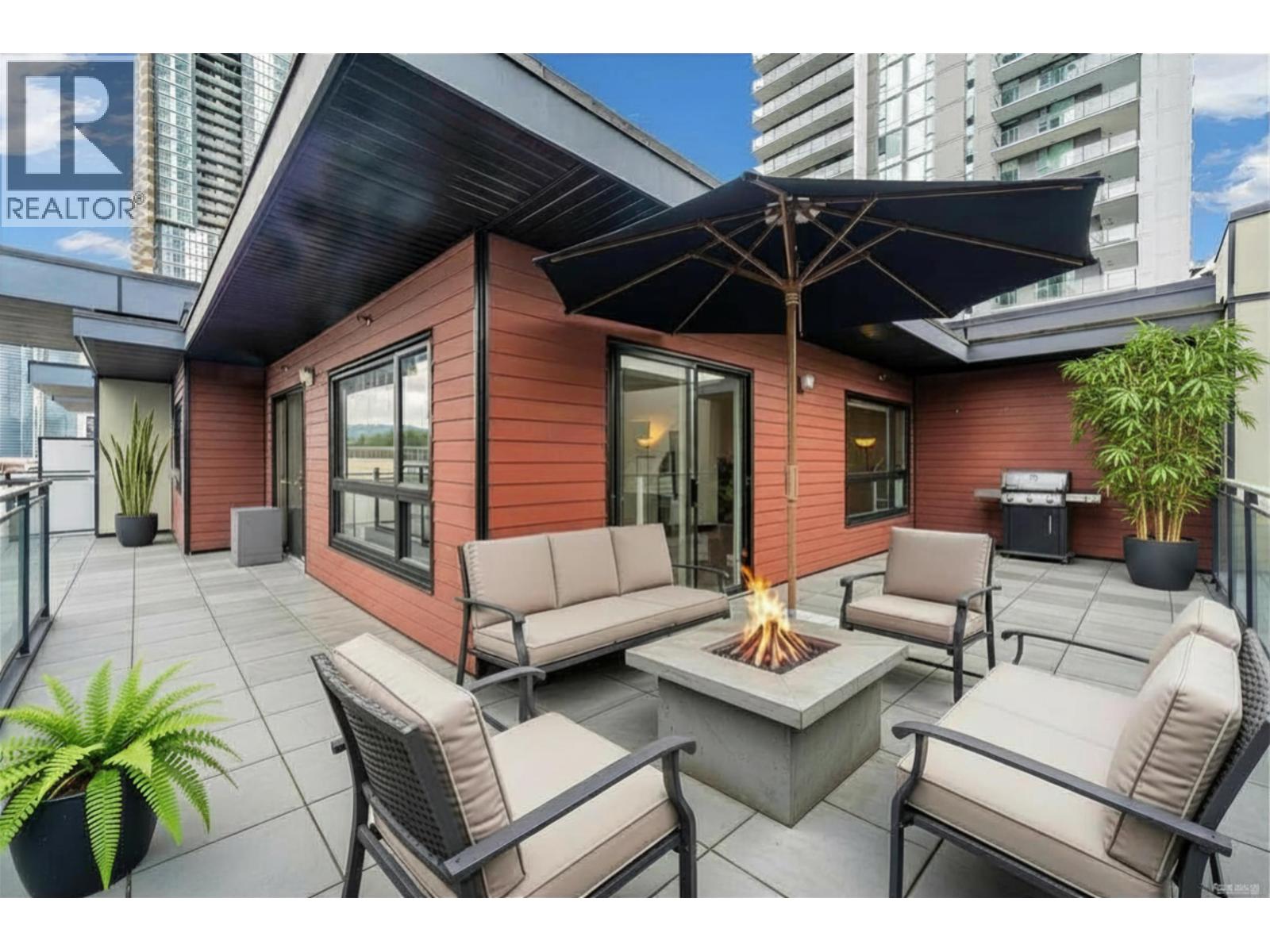 501 4468 Dawson Street, Burnaby, British Columbia  V5C 0J9 - Photo 1 - R3158437