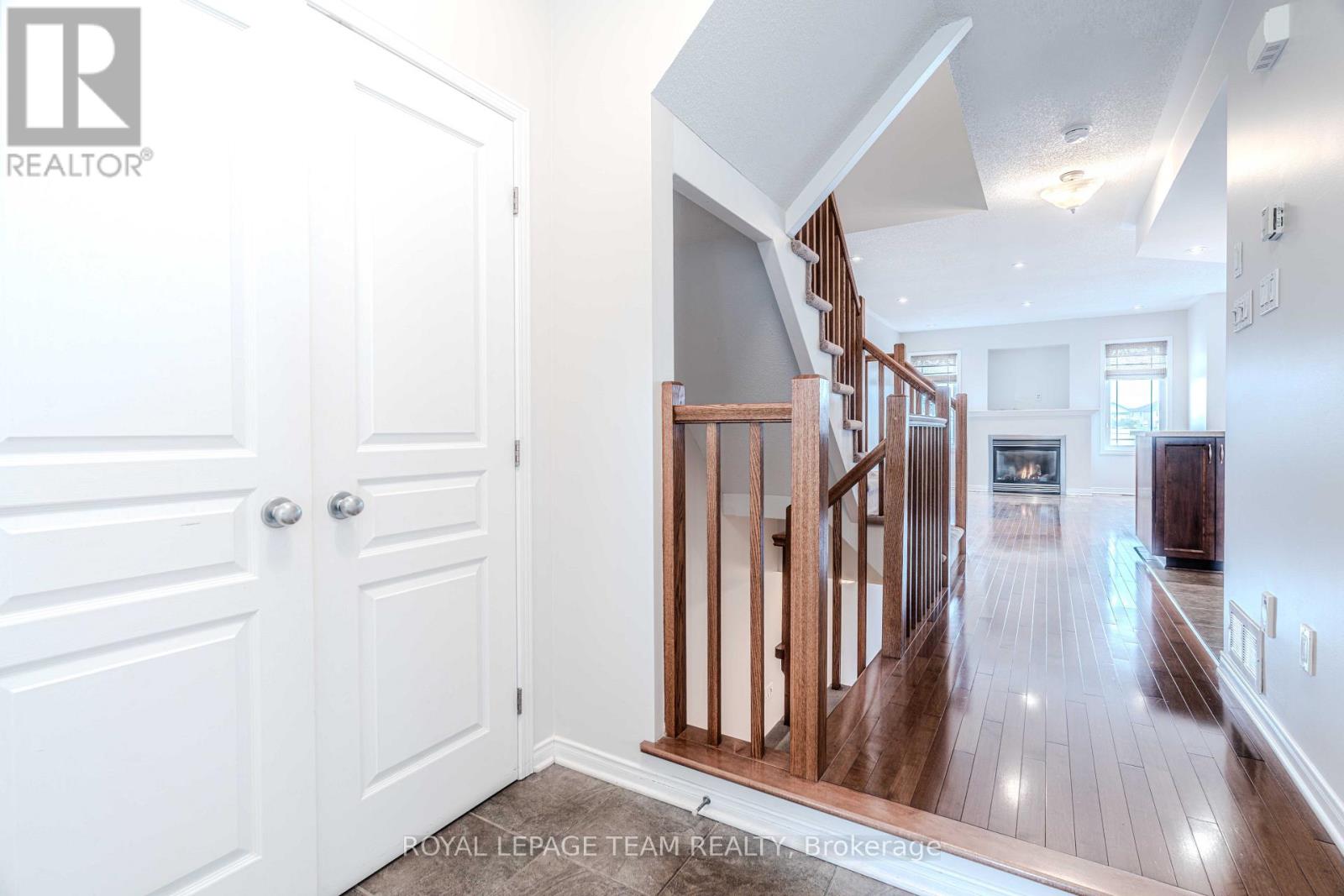 506 Pepperville Crescent, Ottawa, Ontario  K2M 0E3 - Photo 3 - X13734920