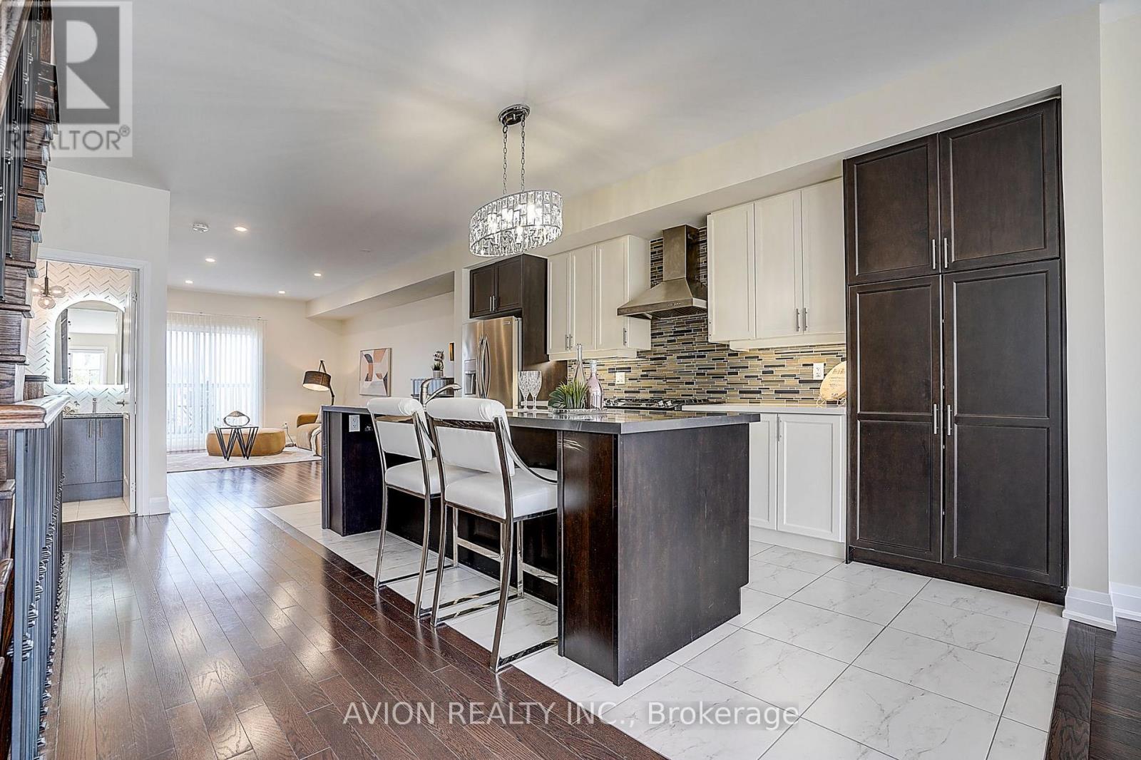 32 Mcgurran Lane, Richmond Hill, Ontario  L4B 0G8 - Photo 2 - N13734892