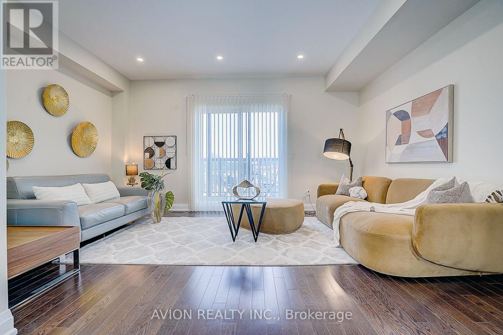 32 Mcgurran Lane, Richmond Hill, Ontario  L4B 0G8 - Photo 4 - N13734892