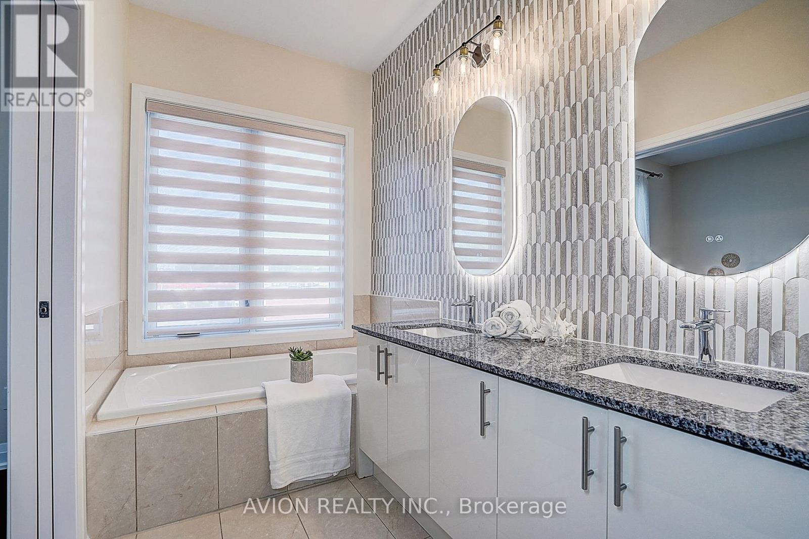 32 Mcgurran Lane, Richmond Hill, Ontario  L4B 0G8 - Photo 41 - N13734892