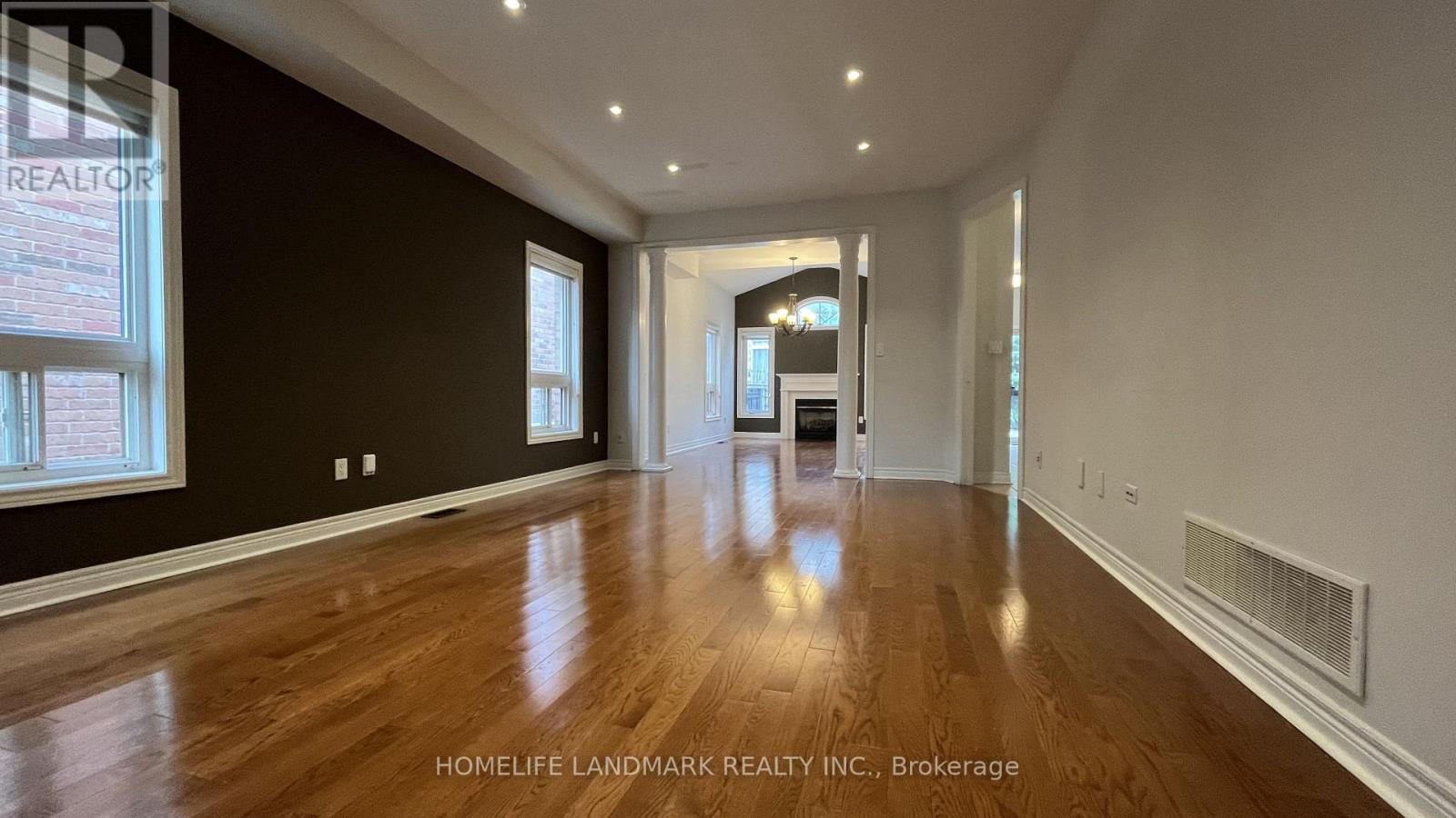 26 Brumstead Drive, Richmond Hill, Ontario  L4E 0C5 - Photo 3 - N13734918