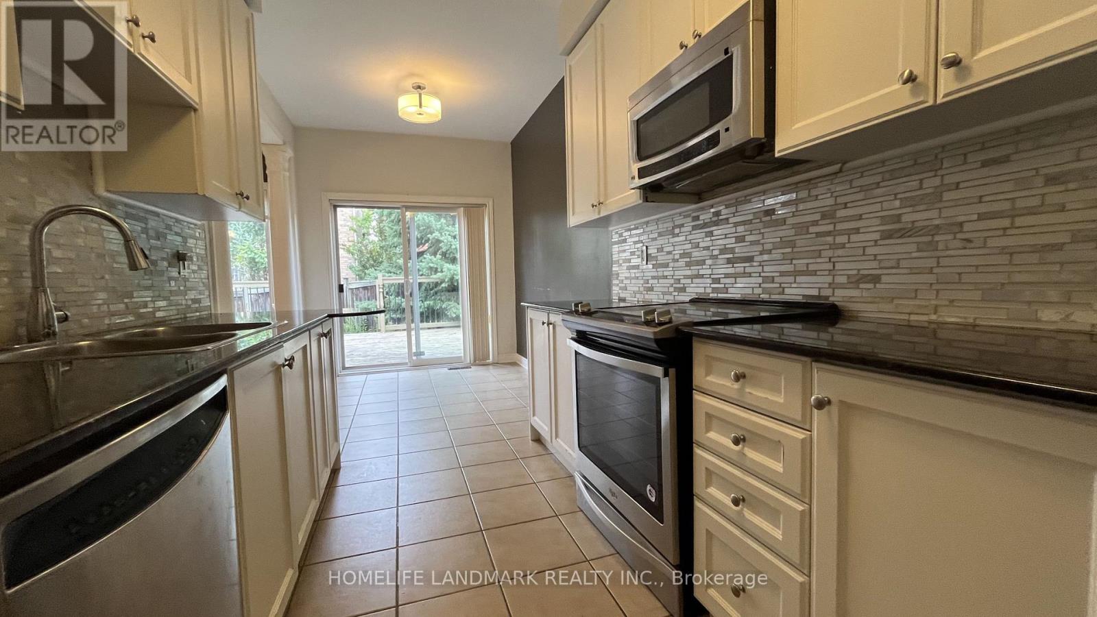 26 Brumstead Drive, Richmond Hill, Ontario  L4E 0C5 - Photo 7 - N13734918