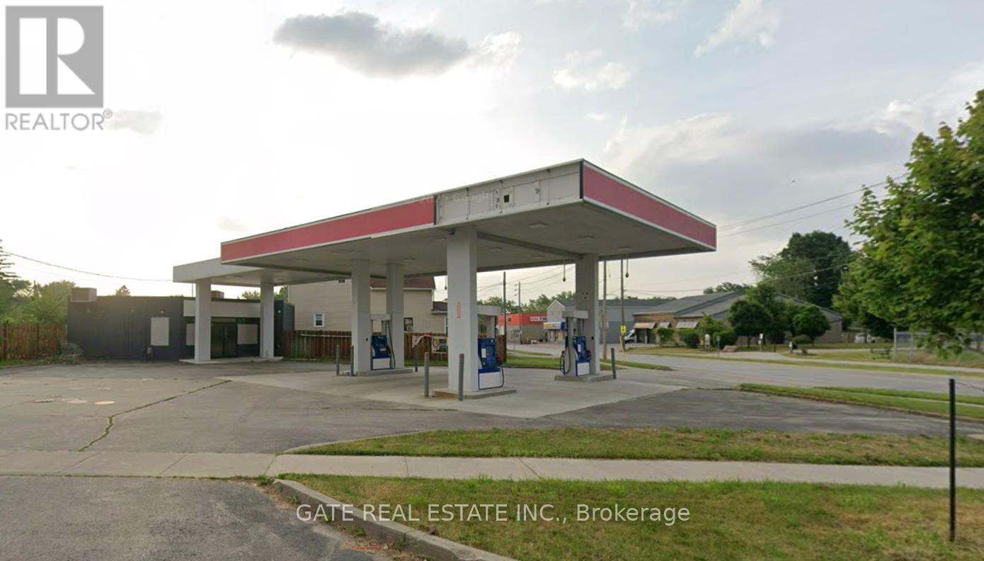33 OAK STREET E, Leamington, Ontario