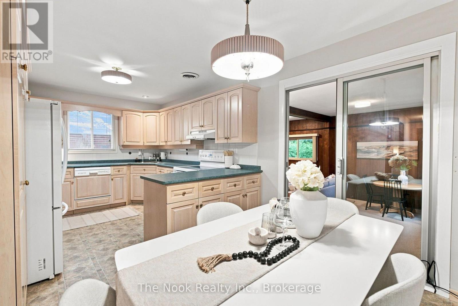 355 Ridgeway Avenue, Oshawa, Ontario  L1J 2V3 - Photo 15 - E13734974