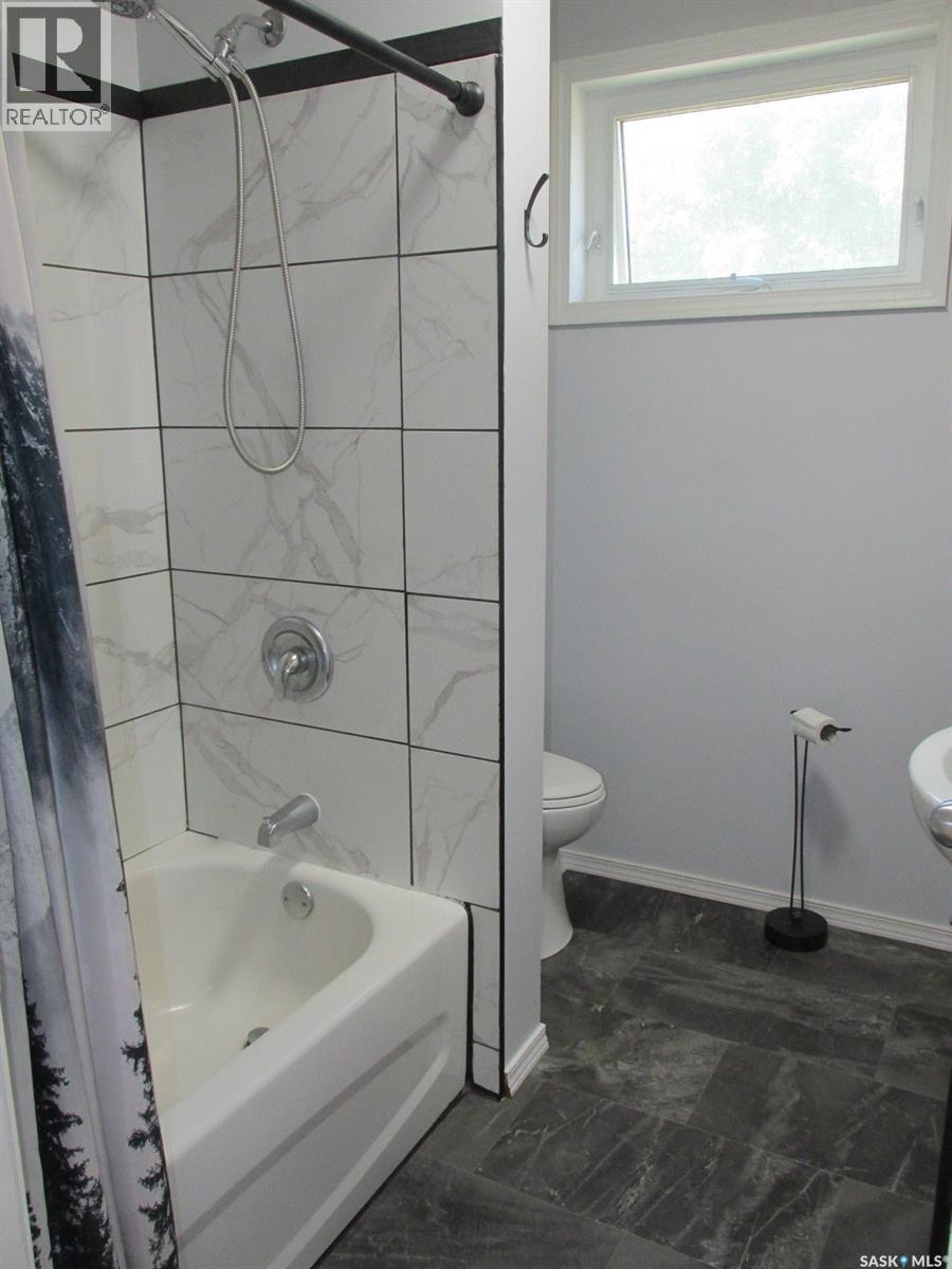 200 Guloien Avenue, White Fox, Saskatchewan  S0J 3B0 - Photo 17 - SK047285