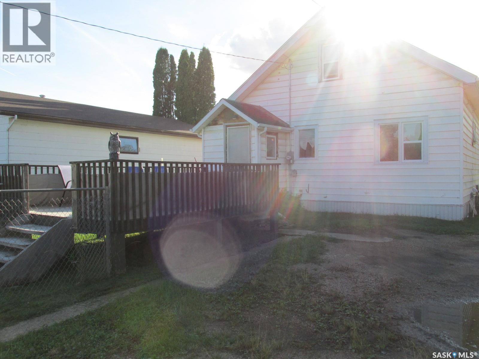 200 Guloien Avenue, White Fox, Saskatchewan  S0J 3B0 - Photo 4 - SK047285