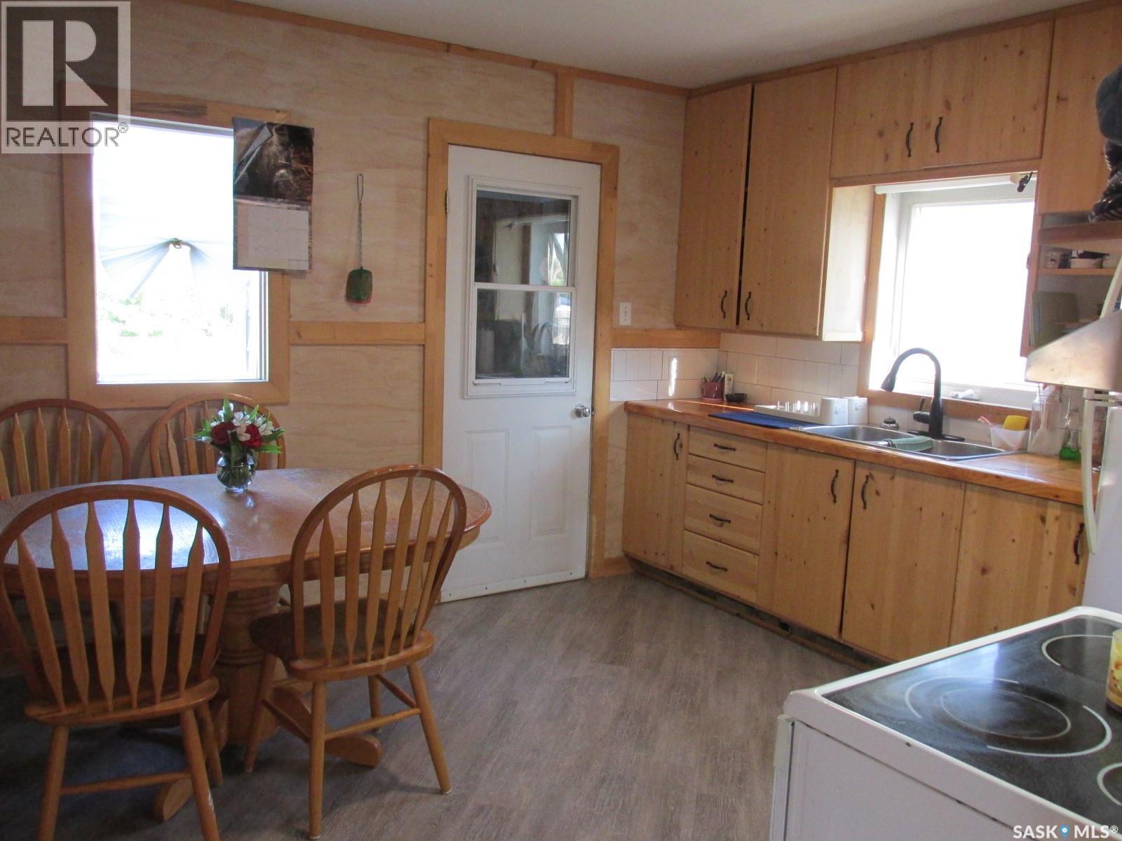 200 Guloien Avenue, White Fox, Saskatchewan  S0J 3B0 - Photo 6 - SK047285