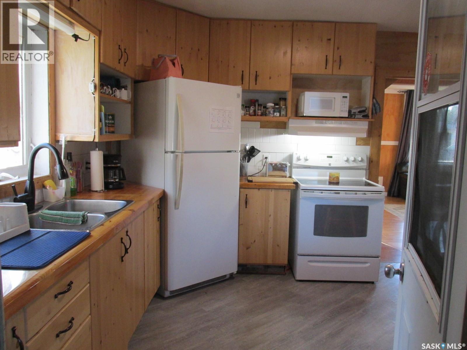 200 Guloien Avenue, White Fox, Saskatchewan  S0J 3B0 - Photo 7 - SK047285
