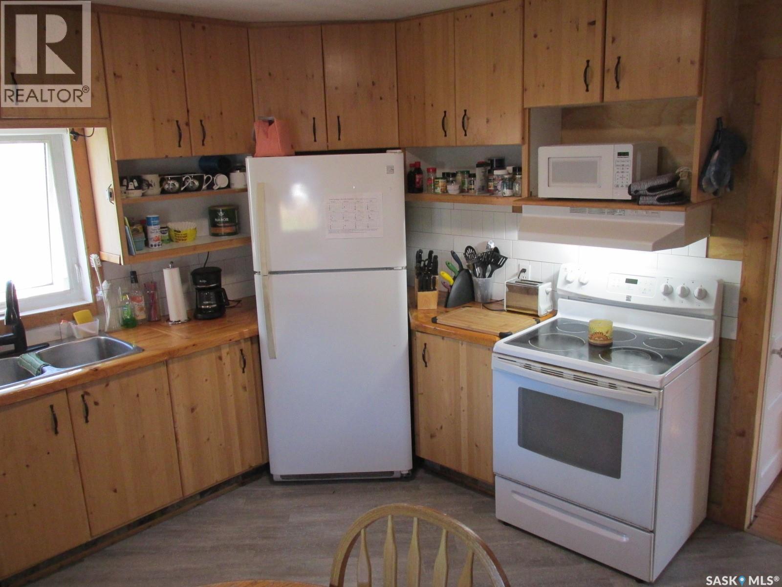 200 Guloien Avenue, White Fox, Saskatchewan  S0J 3B0 - Photo 8 - SK047285
