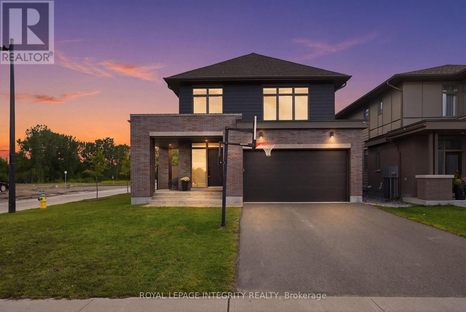 300 WIGWAS STREET, Ottawa, Ontario