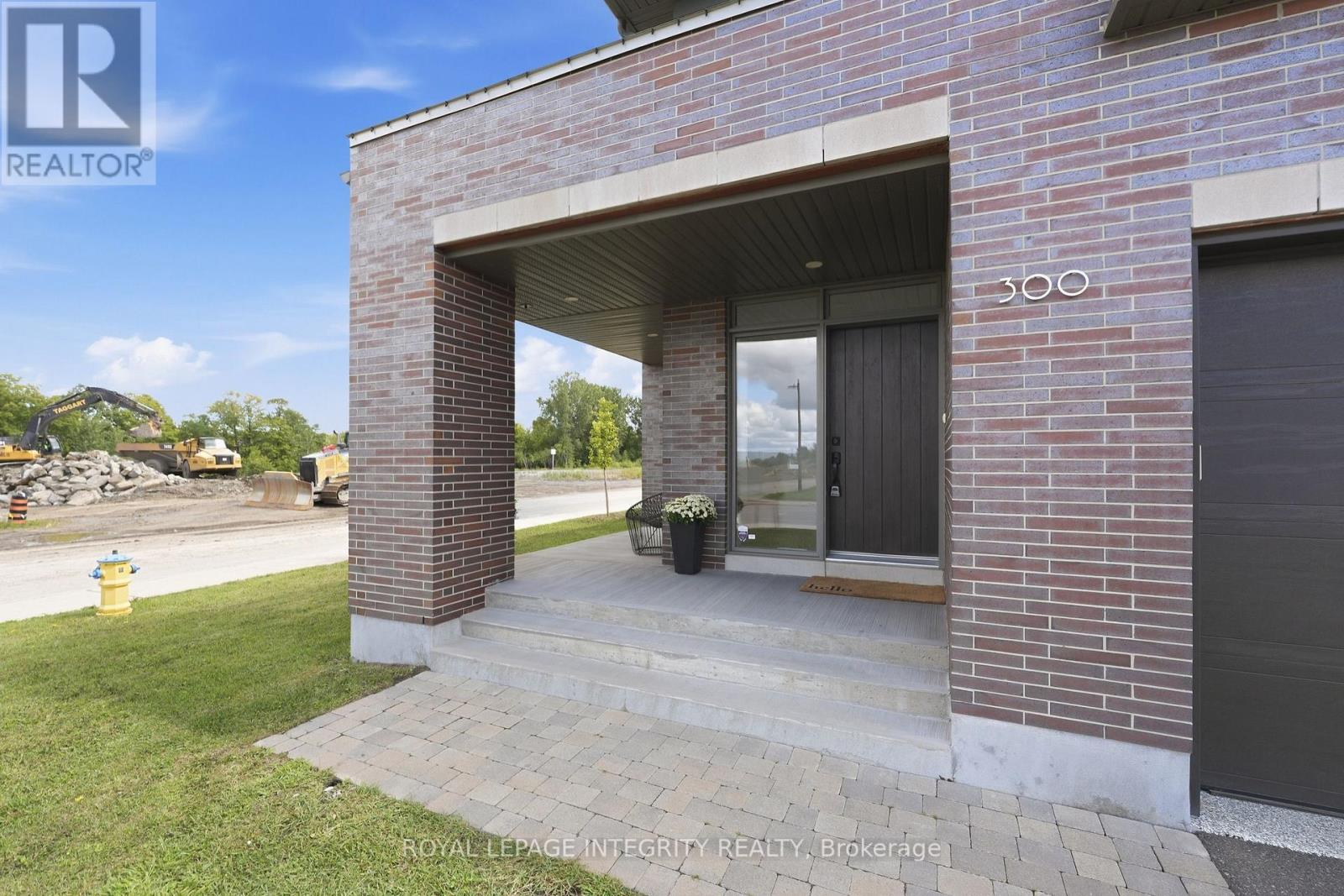 300 Wigwas Street, Ottawa, Ontario  K1K 4Z4 - Photo 4 - X13734950