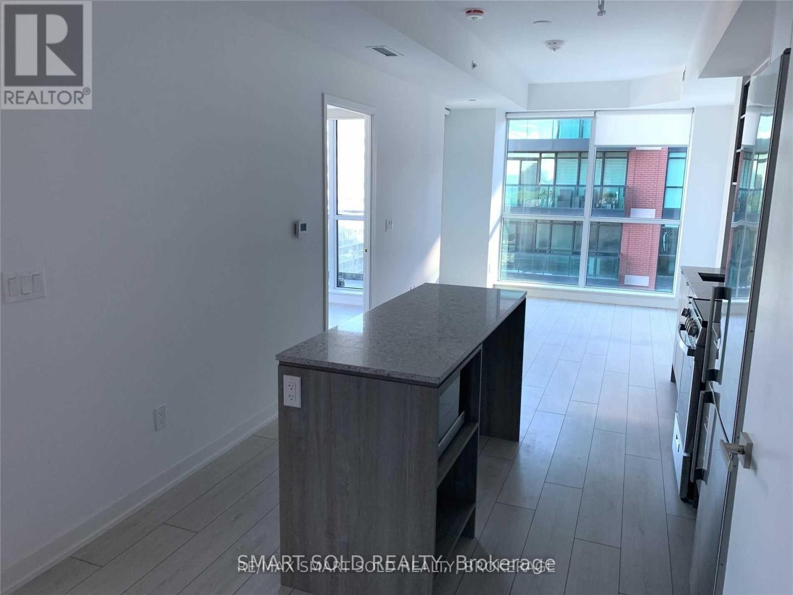 831 - 31 Tippett Road, Toronto, Ontario  M3H 2V1 - Photo 4 - C13734972
