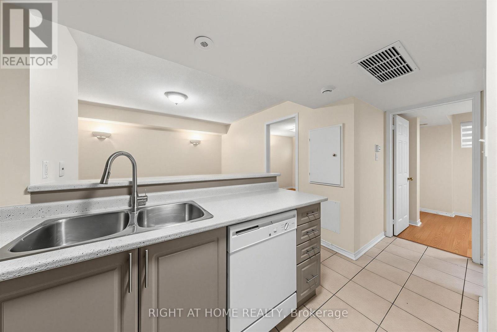 93 - 200 Mclevin Avenue, Toronto, Ontario  M1B 6C8 - Photo 18 - E13734968