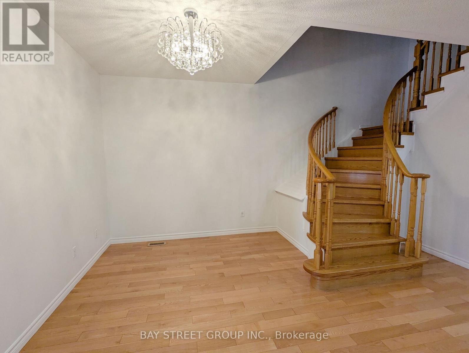 Upper 165 Worthing Avenue, Markham, Ontario  L3S 4M8 - Photo 3 - N13734962