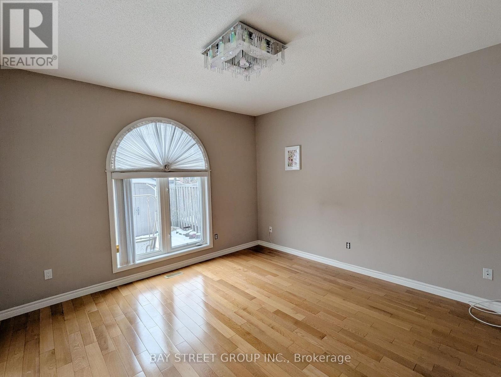 Upper 165 Worthing Avenue, Markham, Ontario  L3S 4M8 - Photo 4 - N13734962