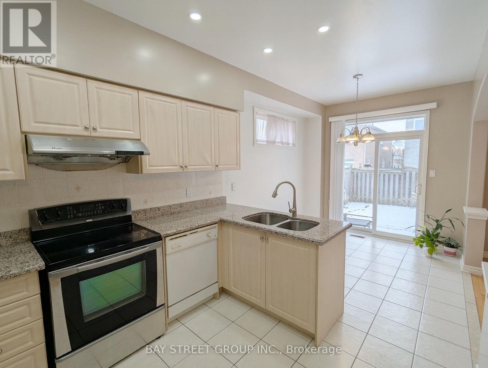 Upper 165 Worthing Avenue, Markham, Ontario  L3S 4M8 - Photo 5 - N13734962