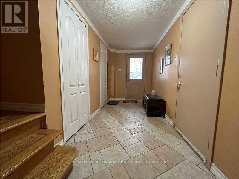 26 Joanna Crescent, Vaughan, Ontario  L4J 5E7 - Photo 2 - N13734976