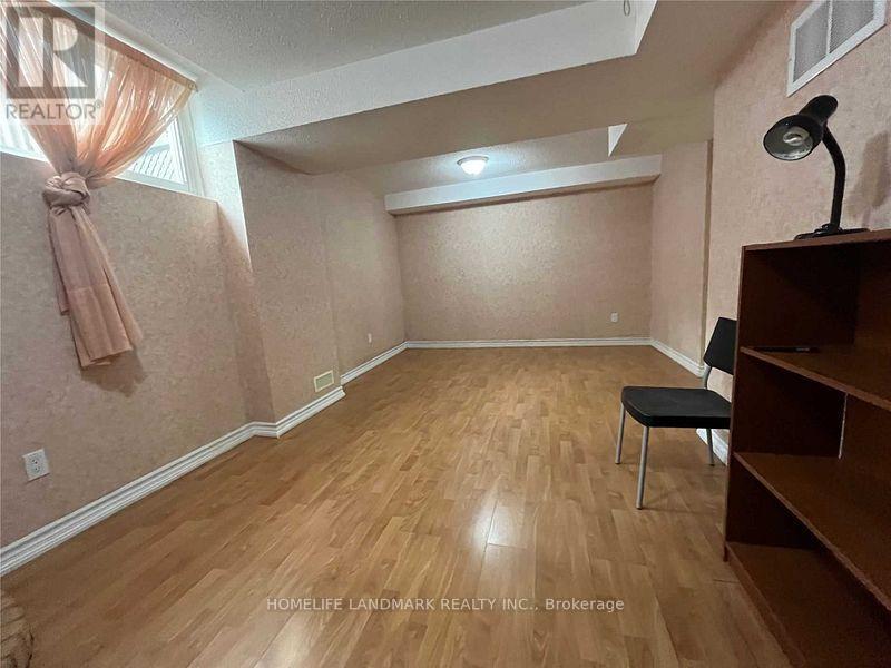 26 Joanna Crescent, Vaughan, Ontario  L4J 5E7 - Photo 4 - N13734976