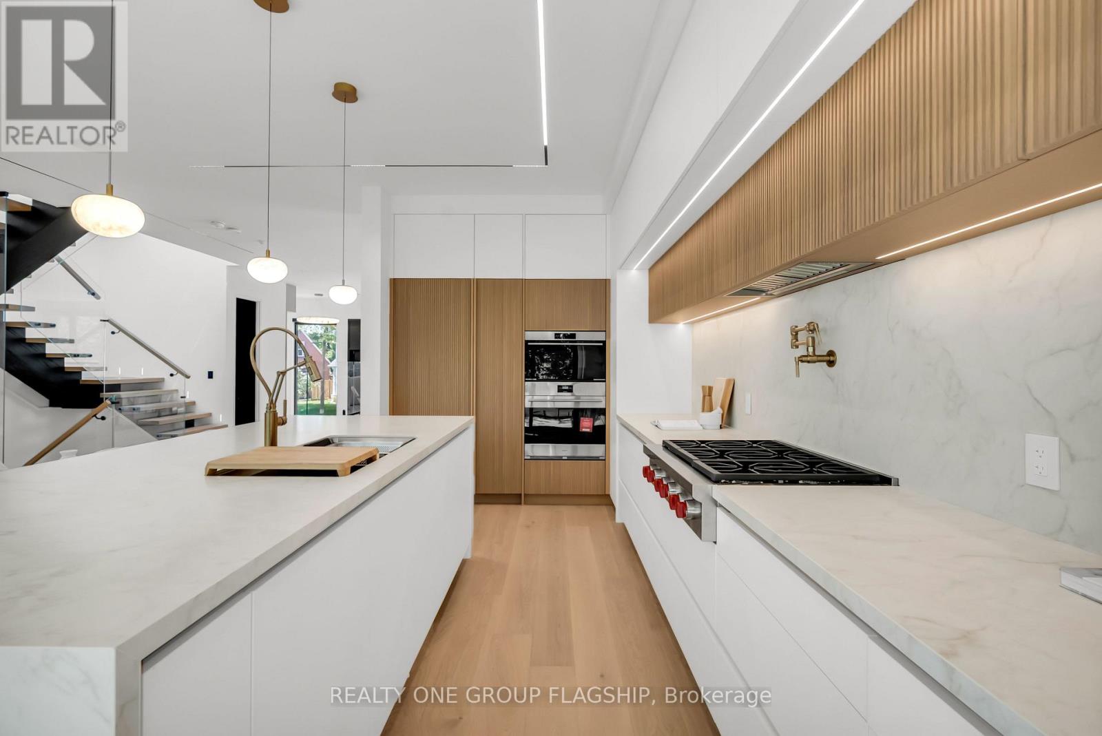 7 Bentley Drive, Toronto, Ontario  M8Z 3L9 - Photo 15 - W13734980