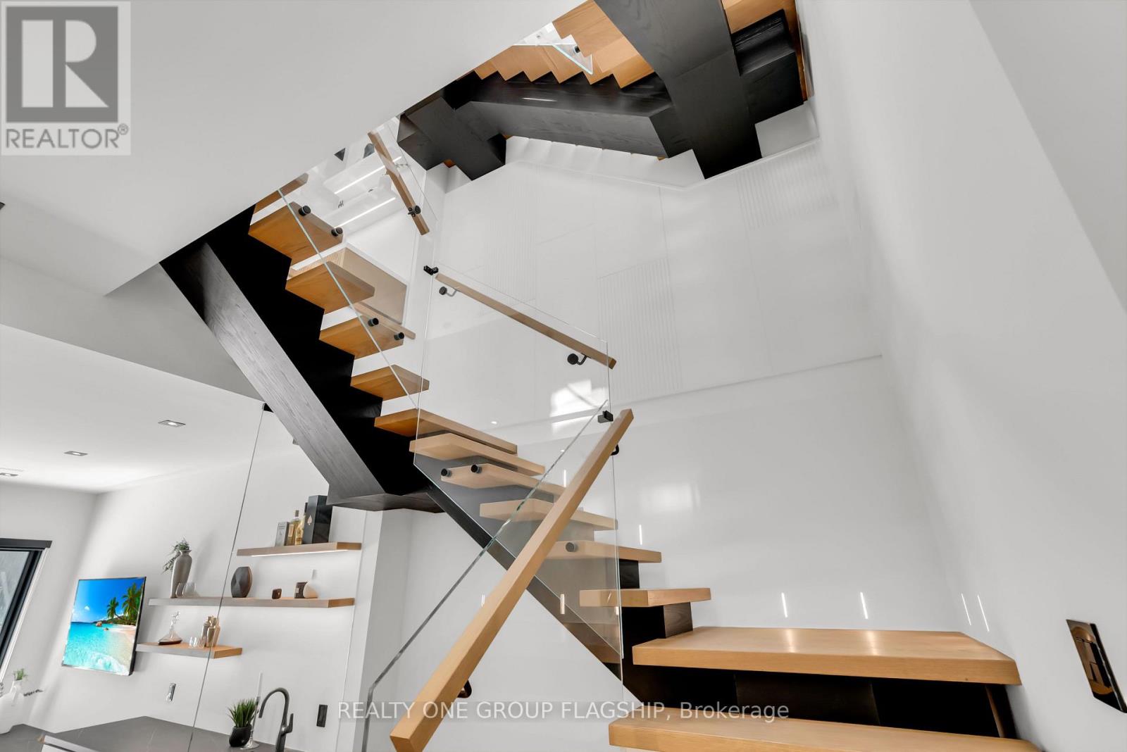 7 Bentley Drive, Toronto, Ontario  M8Z 3L9 - Photo 34 - W13734980