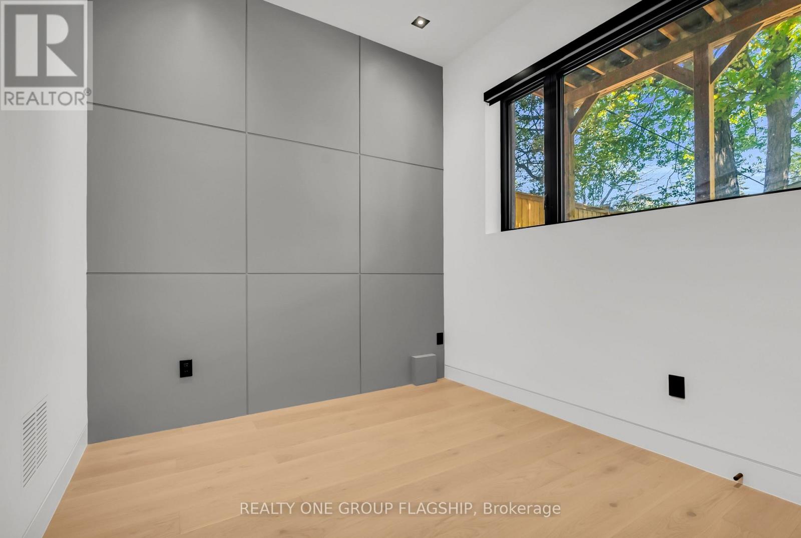 7 Bentley Drive, Toronto, Ontario  M8Z 3L9 - Photo 37 - W13734980