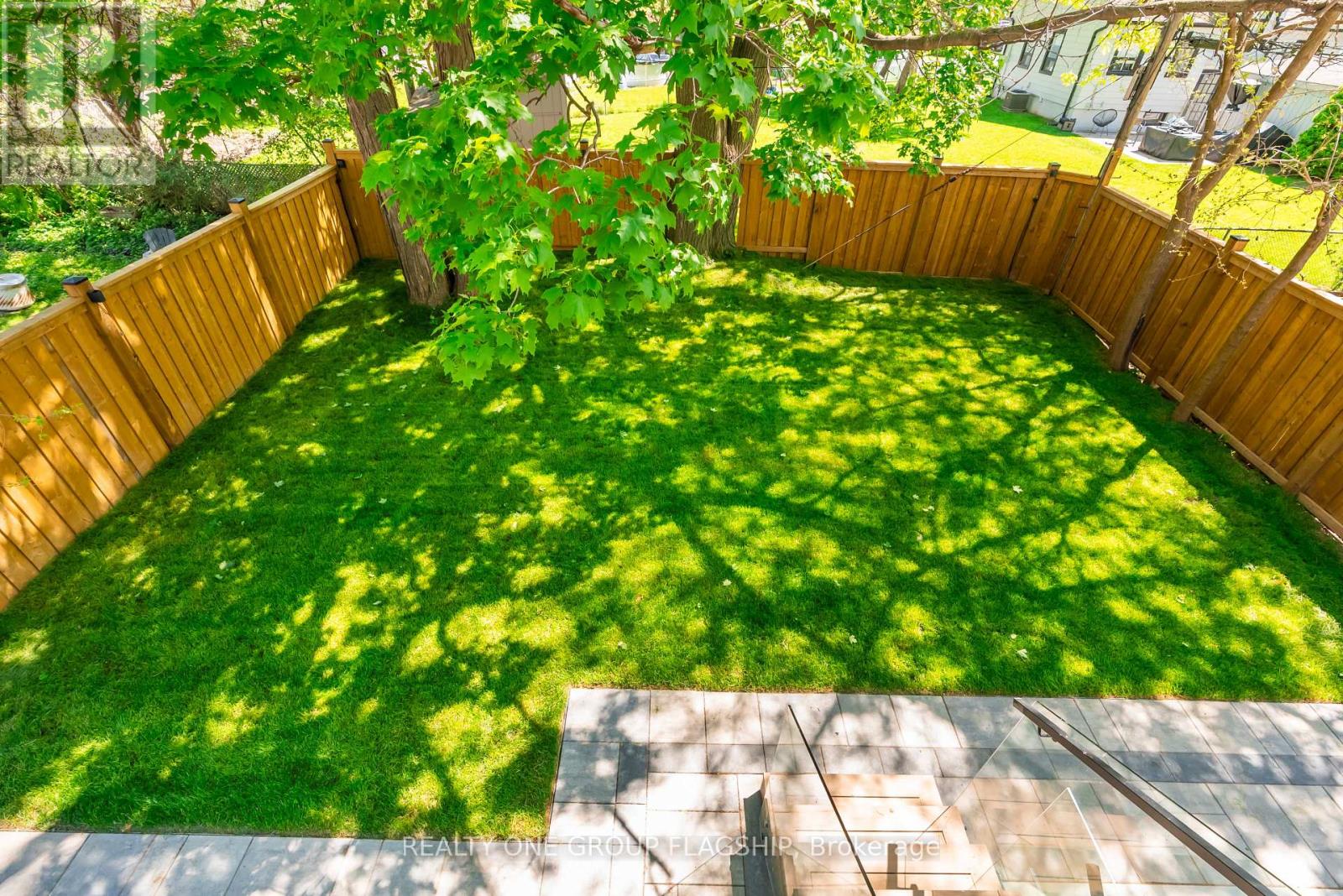 7 Bentley Drive, Toronto, Ontario  M8Z 3L9 - Photo 44 - W13734980