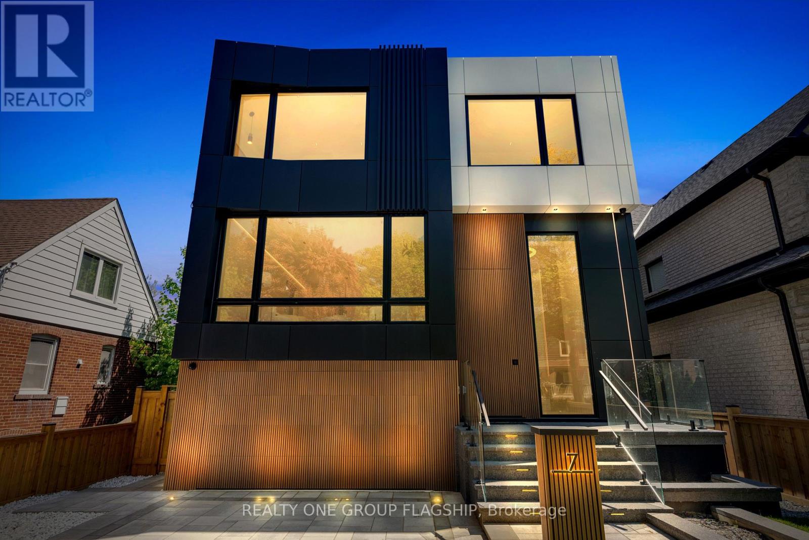 7 Bentley Drive, Toronto, Ontario  M8Z 3L9 - Photo 46 - W13734980