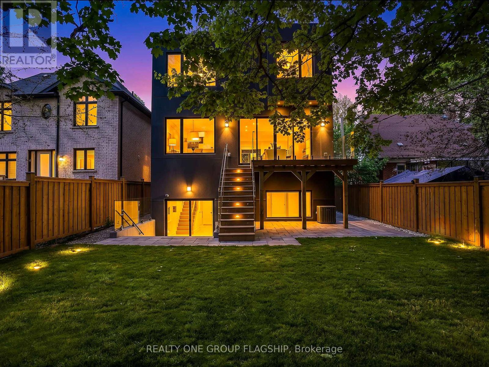 7 Bentley Drive, Toronto, Ontario  M8Z 3L9 - Photo 48 - W13734980