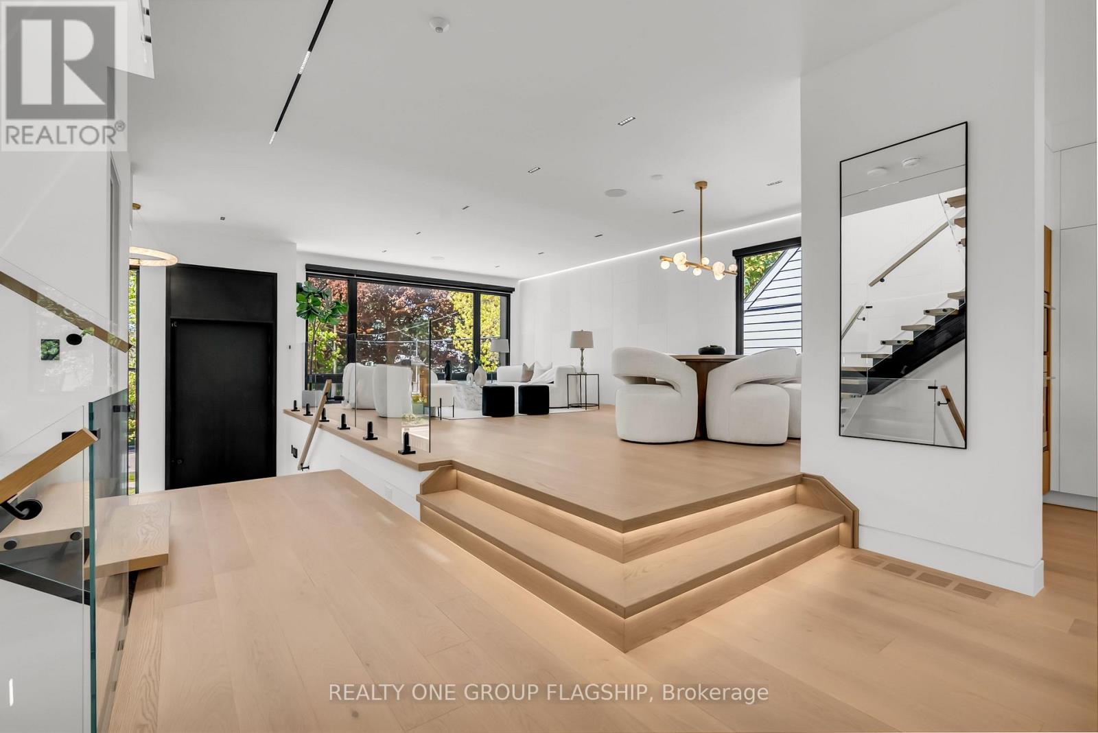 7 Bentley Drive, Toronto, Ontario  M8Z 3L9 - Photo 7 - W13734980