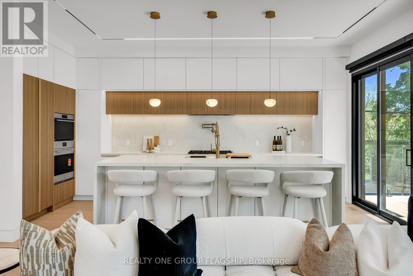 7 Bentley Drive, Toronto, Ontario  M8Z 3L9 - Photo 8 - W13734980