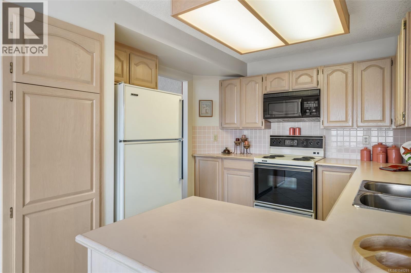 504 6880 Wallace Dr, Central Saanich, British Columbia V8M 1N8 - Photo 14 - 1048281