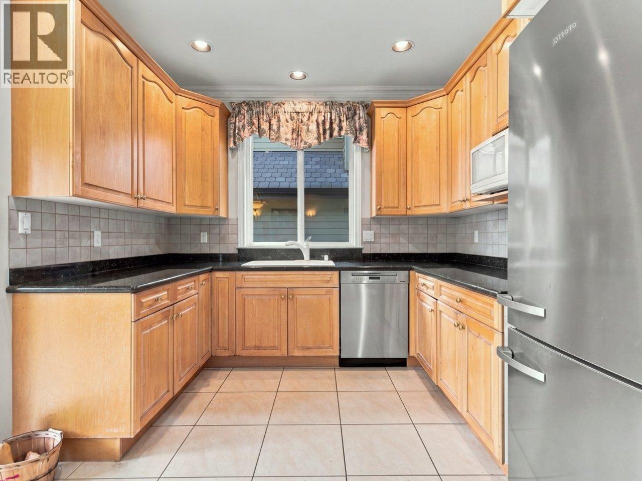 3262 W 12th Avenue, Vancouver, British Columbia  V6K 2R9 - Photo 10 - R3160449