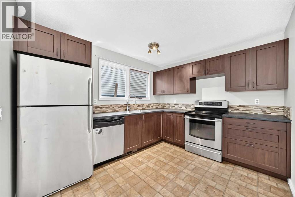 19 Falshire Drive Ne, Calgary, Alberta  T3J 1P7 - Photo 6 - A2338208