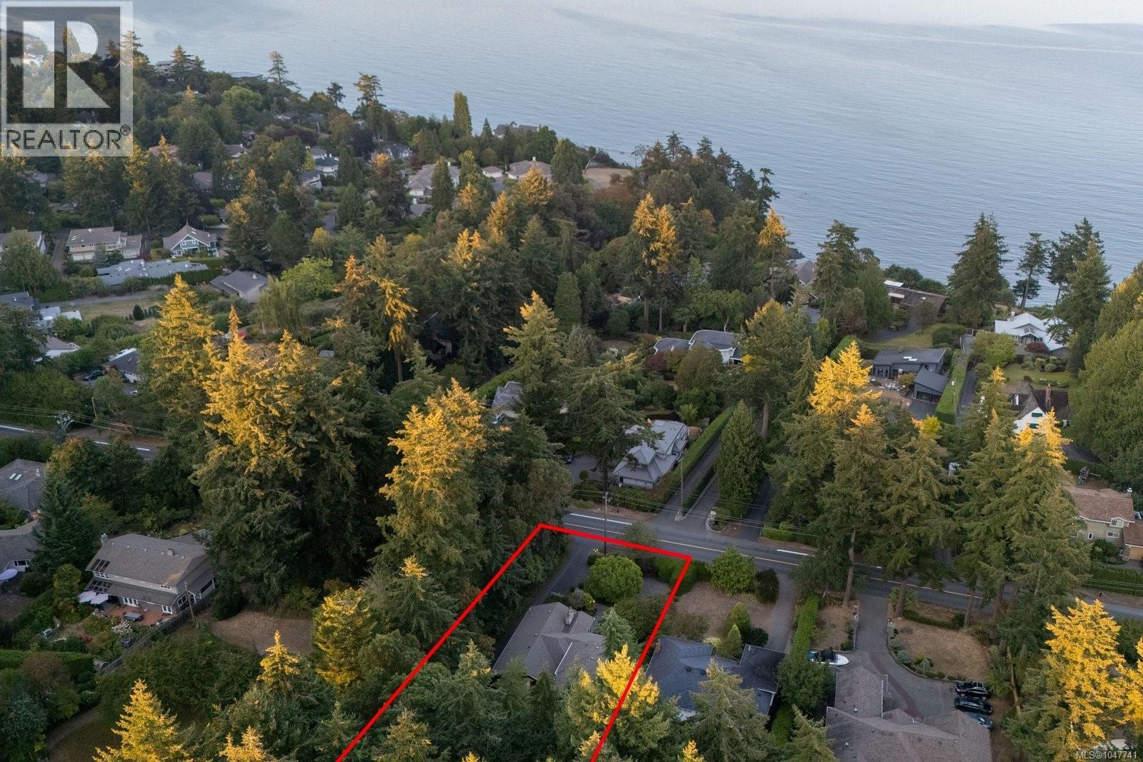 2229 Arbutus Rd E, Saanich, British Columbia  V8N 1V2 - Photo 62 - 1047741