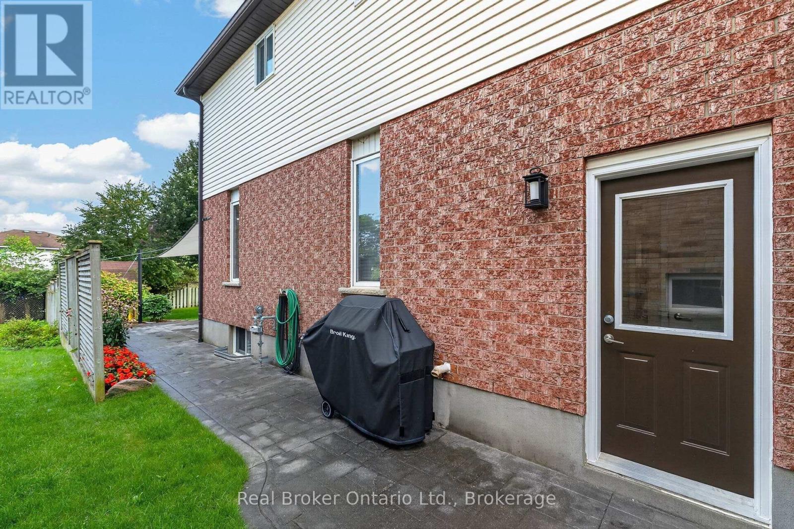 203 Country Club Drive, Guelph (Victoria North), Ontario  N1E 3K8 - Photo 42 - X13735070