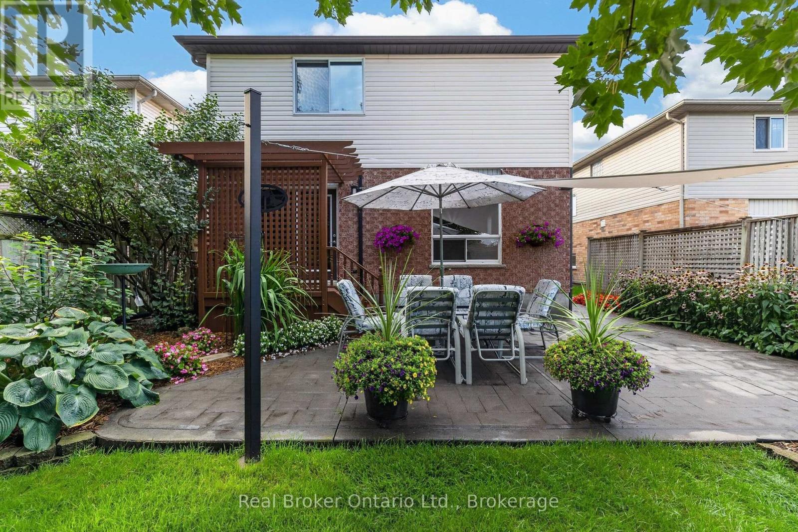 203 Country Club Drive, Guelph (Victoria North), Ontario  N1E 3K8 - Photo 44 - X13735070