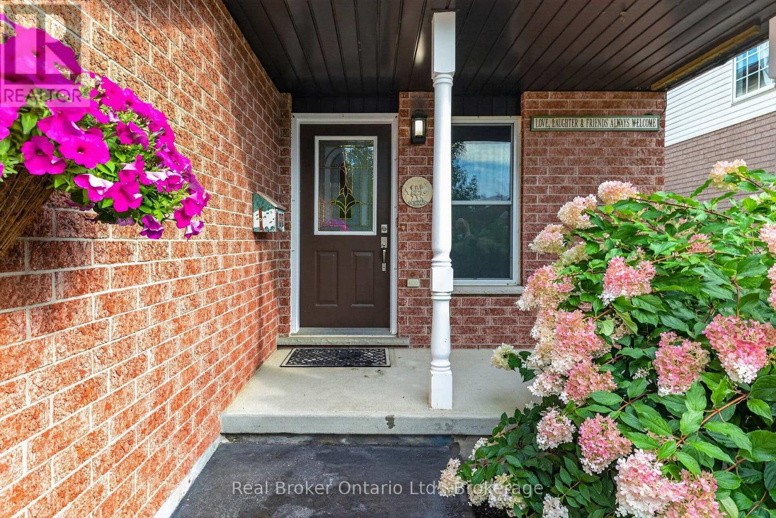 203 Country Club Drive, Guelph (Victoria North), Ontario  N1E 3K8 - Photo 5 - X13735070