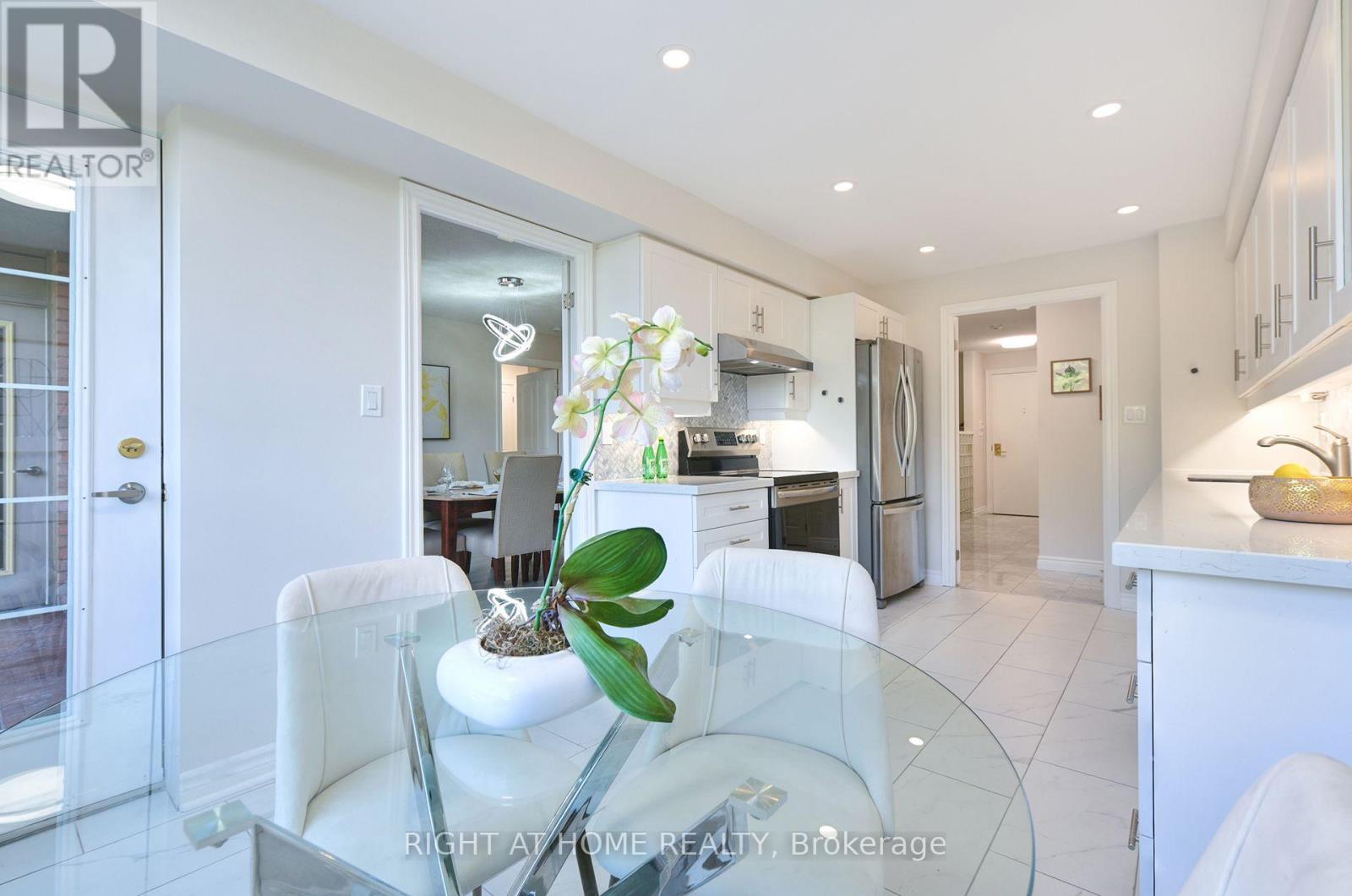 215 - 3181 Bayview Avenue, Toronto, Ontario  M2K 2Y2 - Photo 10 - C13734990