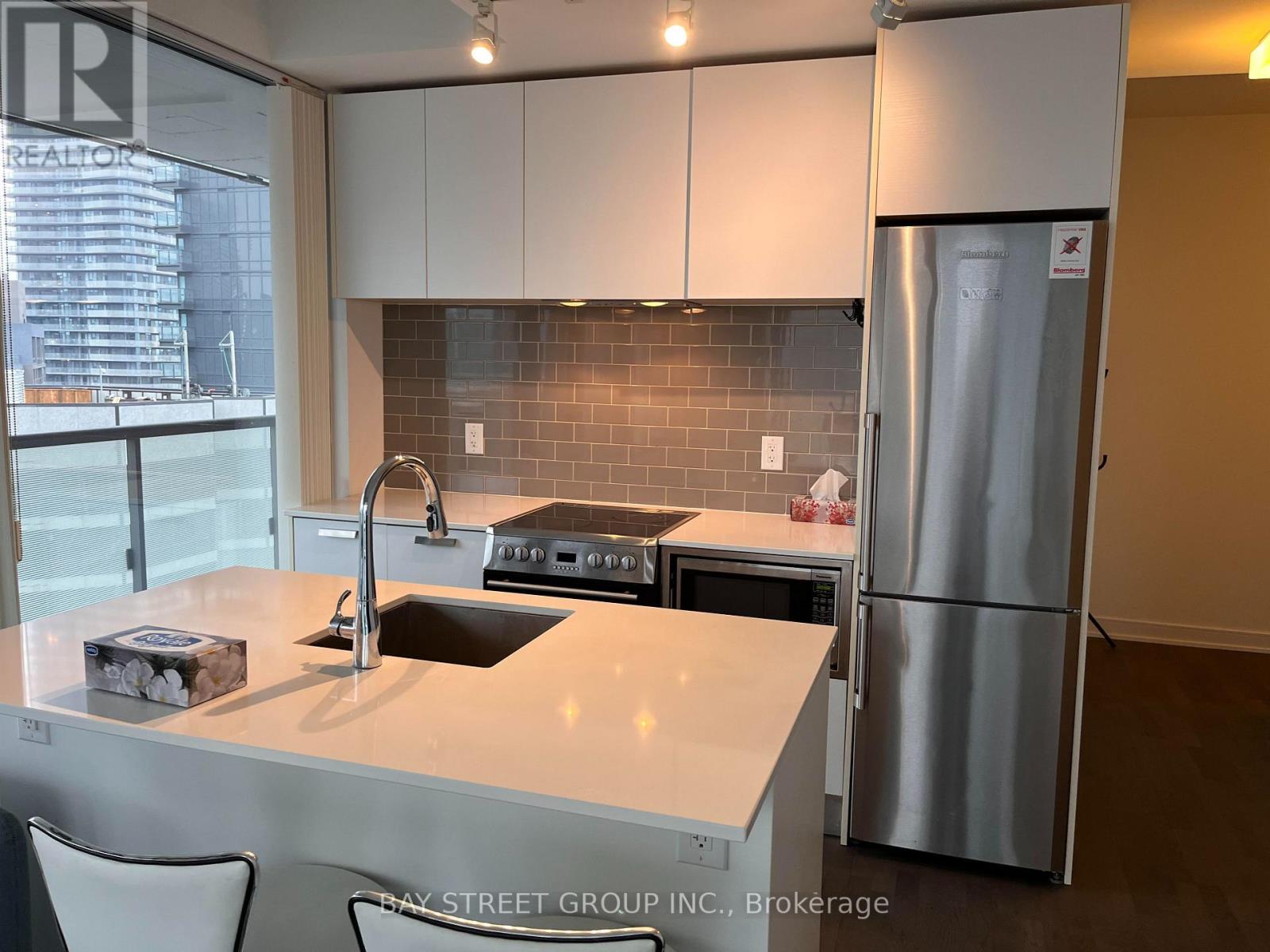 2510 - 57 St. Joseph Street, Toronto, Ontario  M5S 0C5 - Photo 2 - C13735028