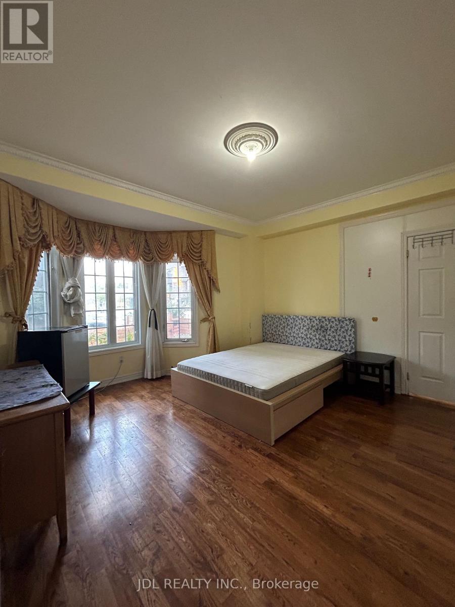 Master Bedroom Main Floor - 128 Denison Ave Avenue, Toronto, Ontario  M5T 2N3 - Photo 4 - C13735036